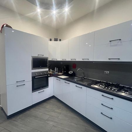 Holiday Home Un Posto Solare Naples Luaran gambar